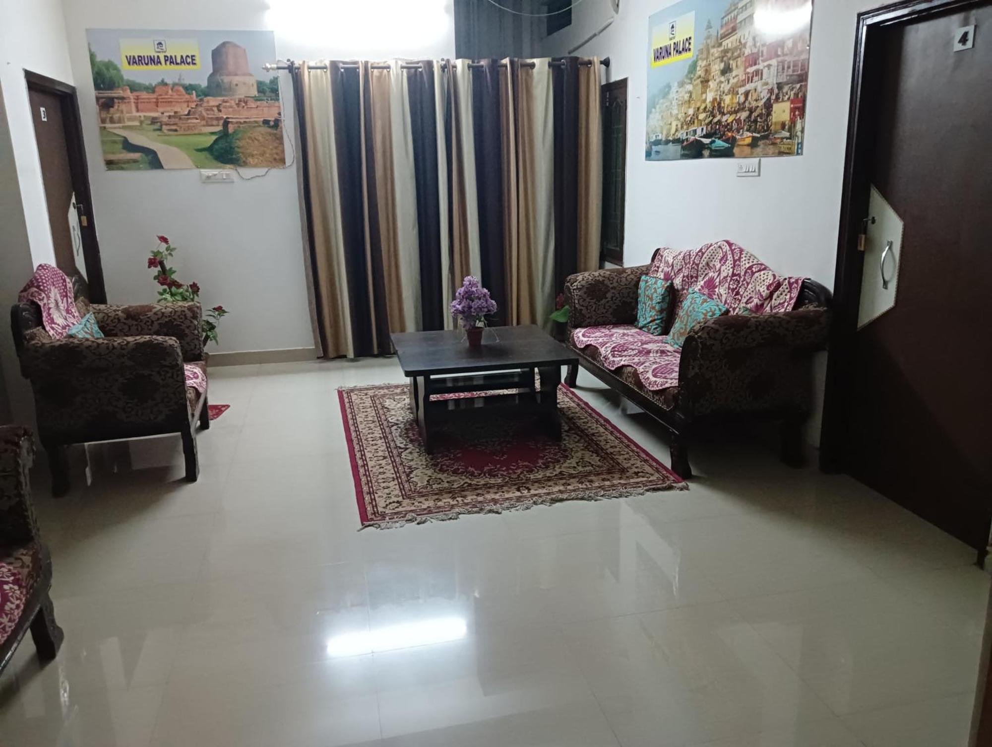 Goroomgo Varuna - Customer Service Experience Hotel 3*