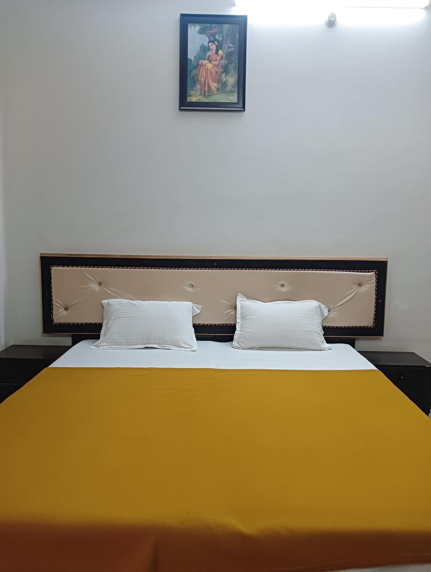 Hotel Goroomgo Varuna - Customer Service Experience Varanasi